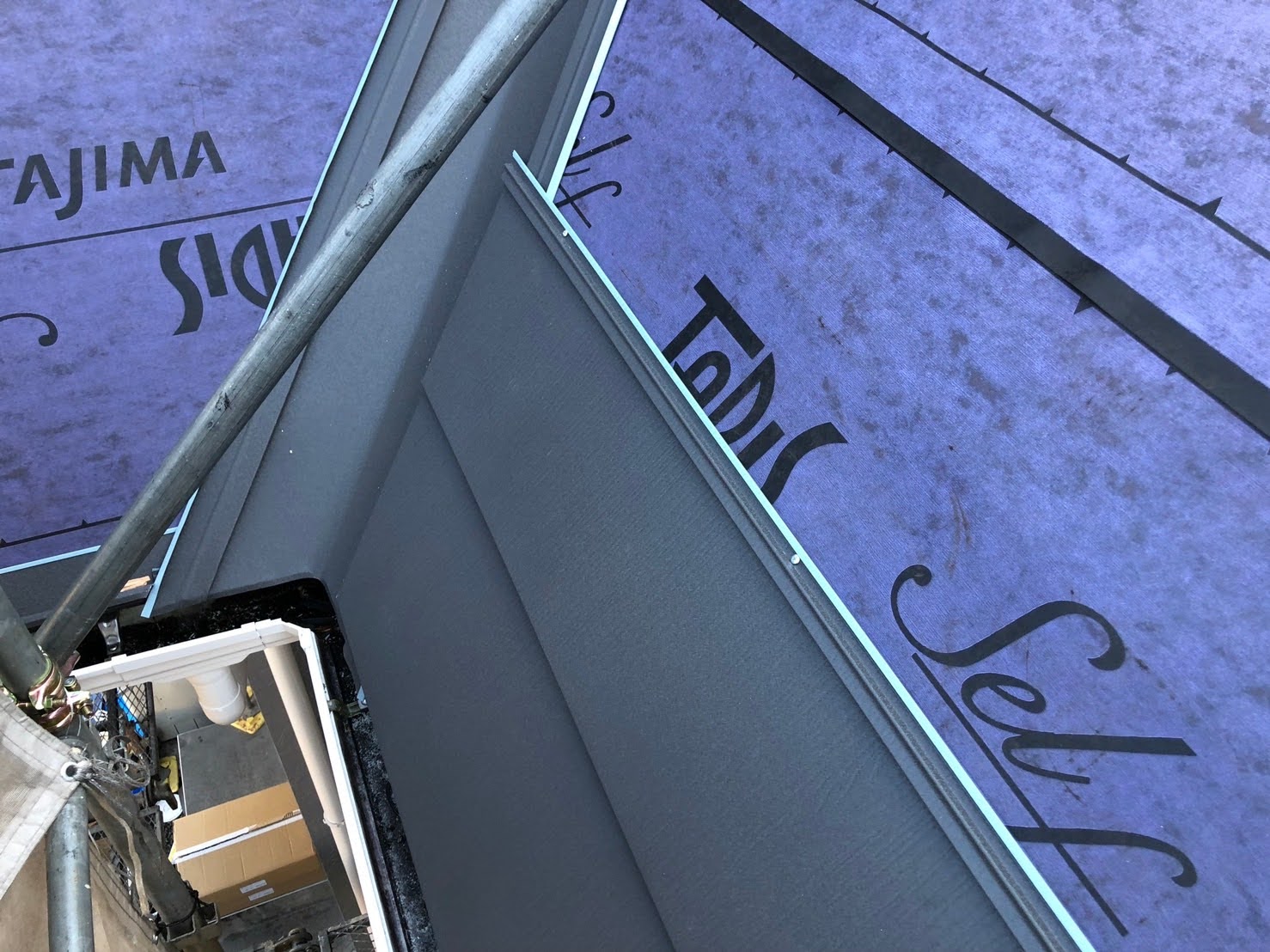 スーパーガルテクトでの施工の始まり